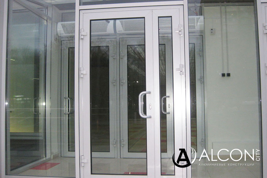 Двери алюминиевые со стеклом в Саранске